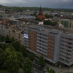 E ve střední velikosti